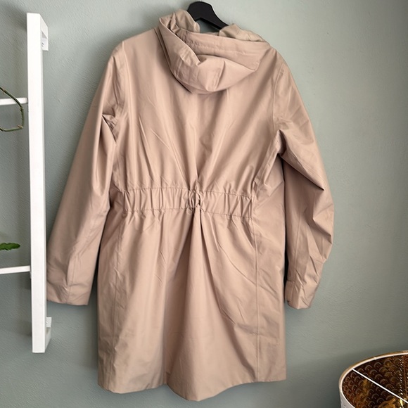 The North Face City Breeze II rain parka, large, kelp tan - Picture 4 of 5